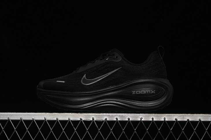 Picture of Nike Vomero Plus _SKUfw20771985175844923fw